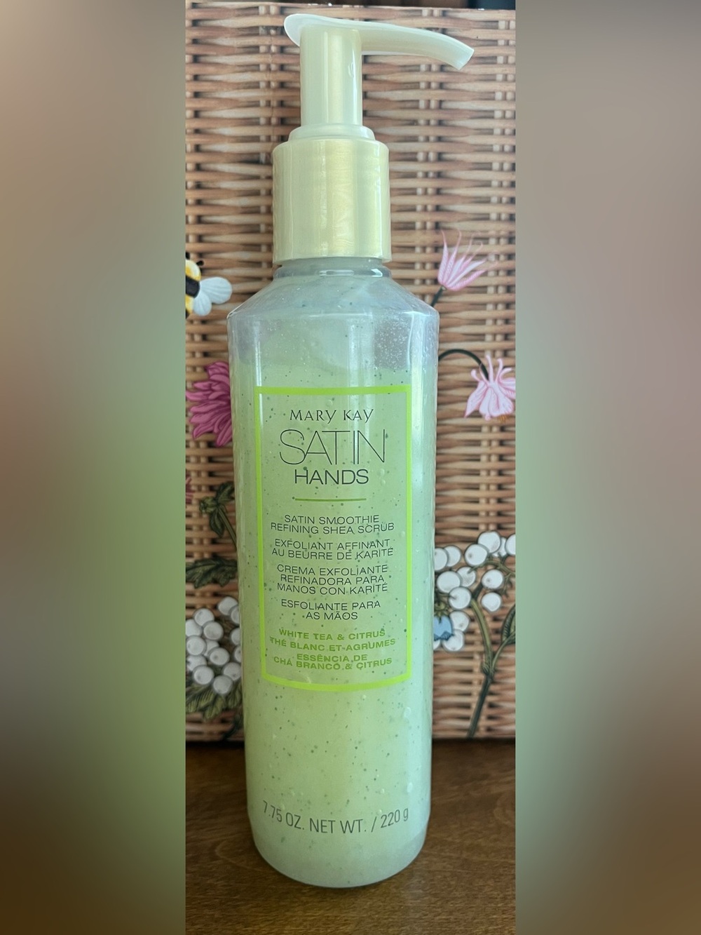 Mary Kay Satin Hands Light Green Exfoliating Shea Scrub Full Size NEW